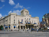 Utsidan av dramaten Utsidan av dramaten