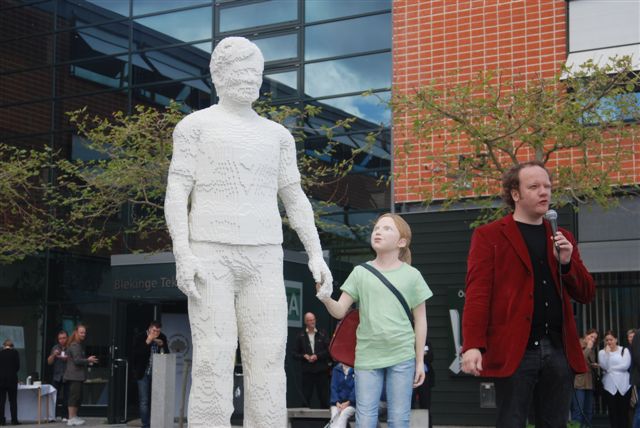 Staty utanför campus Karlshamn