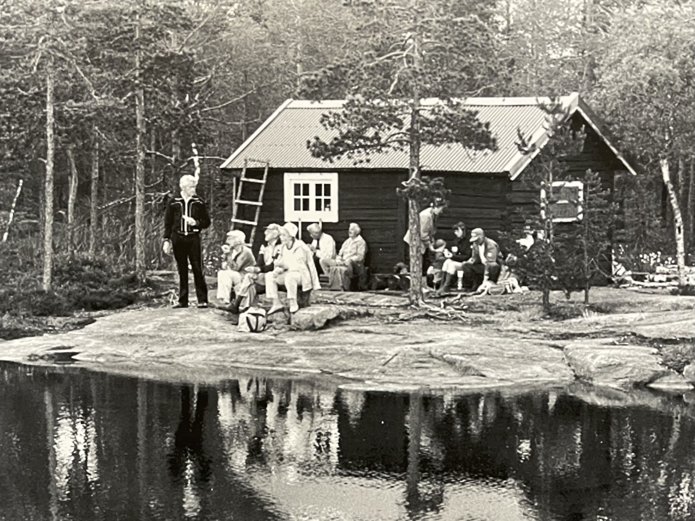 Svartvitt fotografi på klippan Svartvitt fotografi på klippan